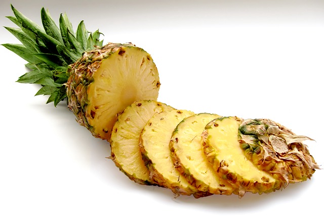 Co siedzi w tym ananasie? :)