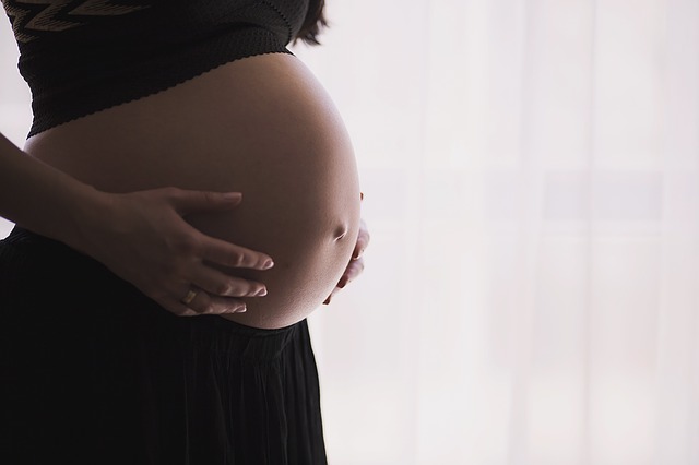 Ciążowe mdłości i wymioty - jak je złagodzić? 